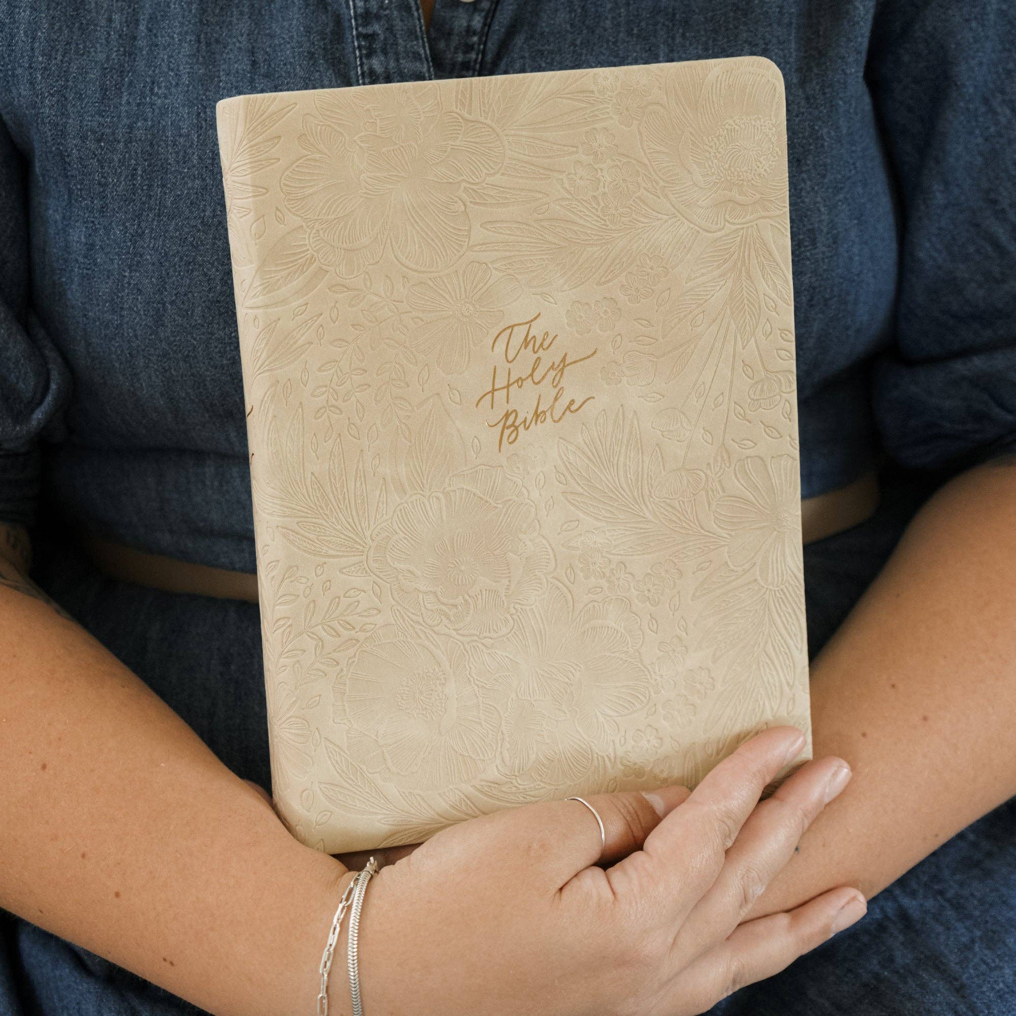 Hosanna Revival • ESV Study Bible — Sonora Theme
