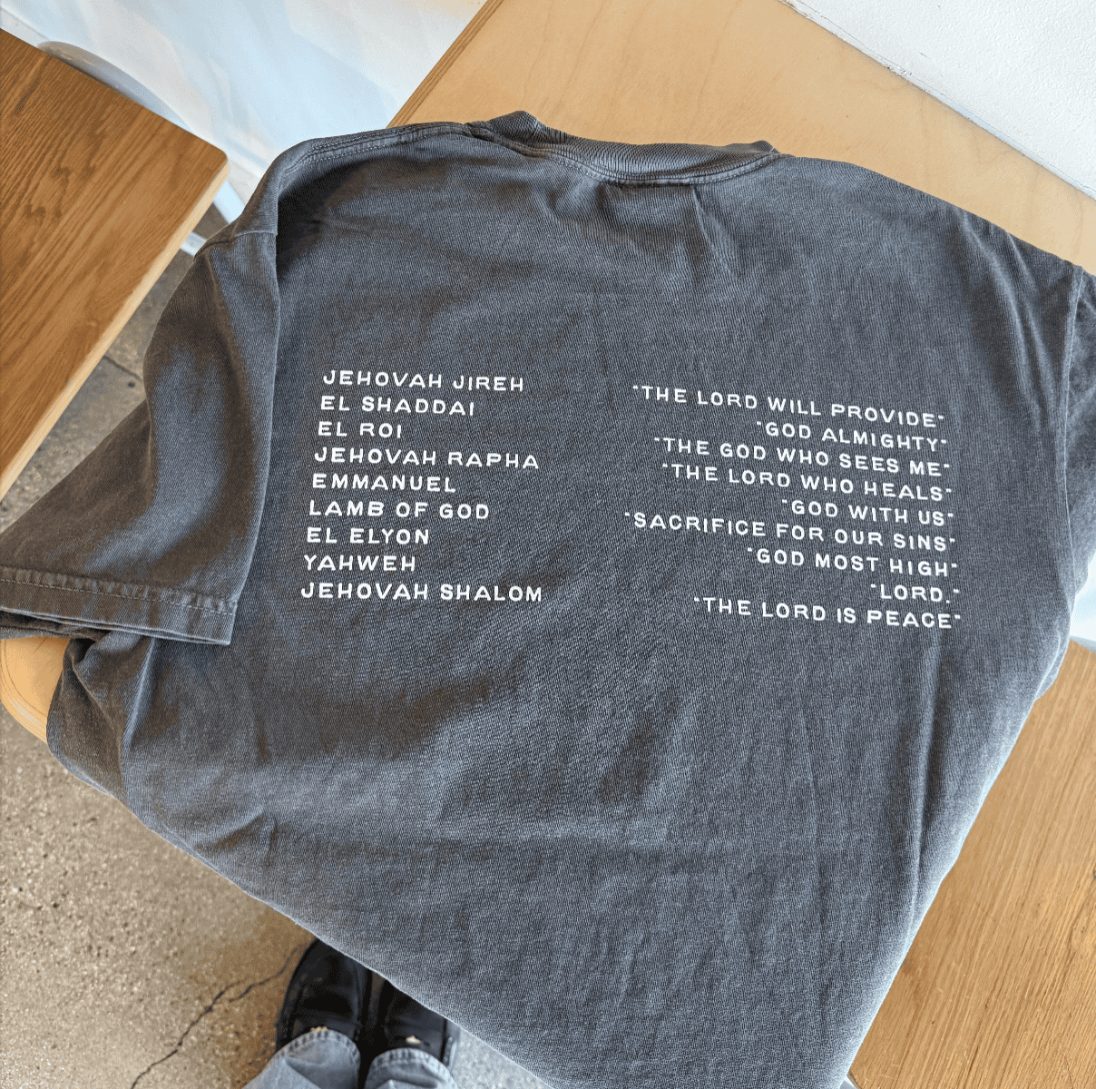 "NAMES OF GOD" PREMIUM COMFORT COLOR TEE | PEPPER